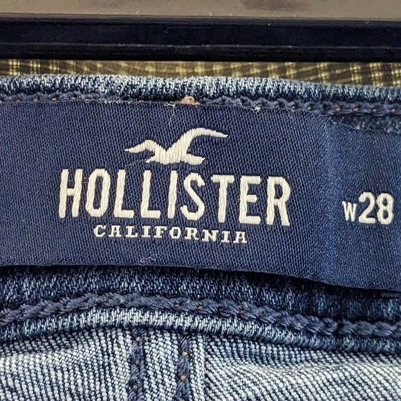 Hollister Distressed Low Rise Short Shorts Size 7 - 28 Waist EUC - Picture 3 of 6